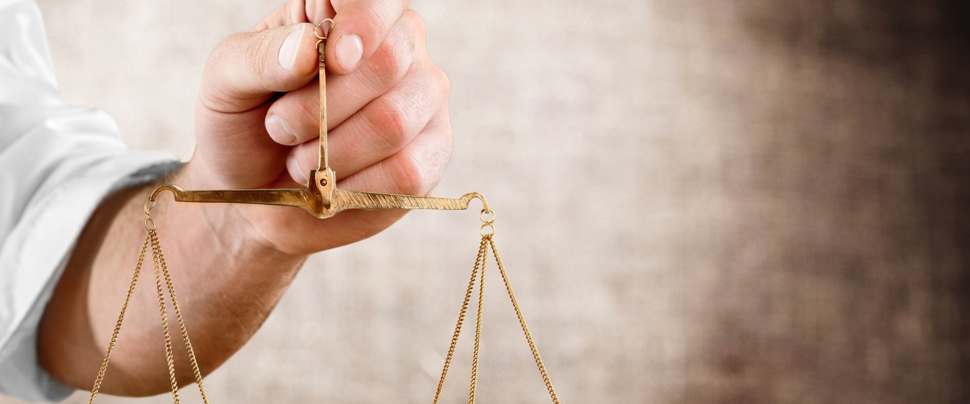 How to Handle a Class Action Lawsuit: A Comprehensive Guide